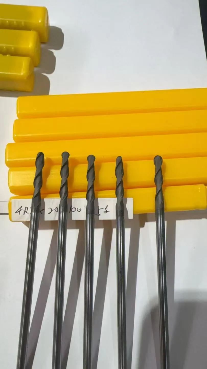 Solid carbide end mills with diamond coating for machining graphite